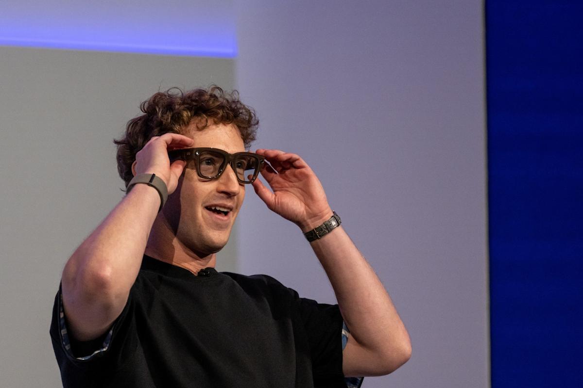 Mark Zuckerberg fumbles Meta Ray-Ban Display showcase at Connect 2025 ...