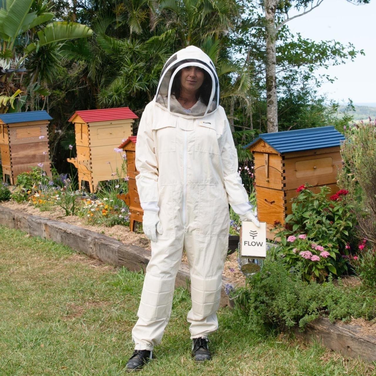Beekeeping safely, do I need safety equipment with a Flow Hive? Beekeeping safely, do I need safety equipment with a Flow Hive?